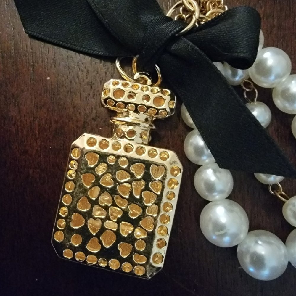 Unbranded Perfume Bottle Gold Tone Purse Charm/Key Chain - Picture 5 of 5